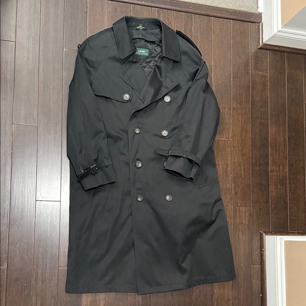 Black Trench Coat with zipper lining

Missing shoulder lapel